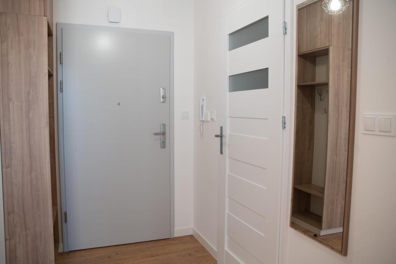 - Okrzei Apartment *