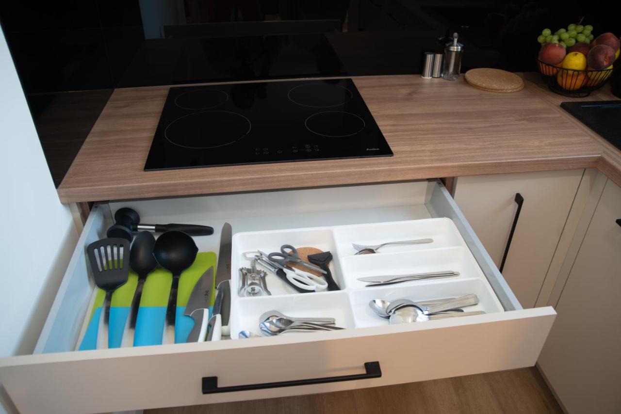 - Okrzei Apartment *