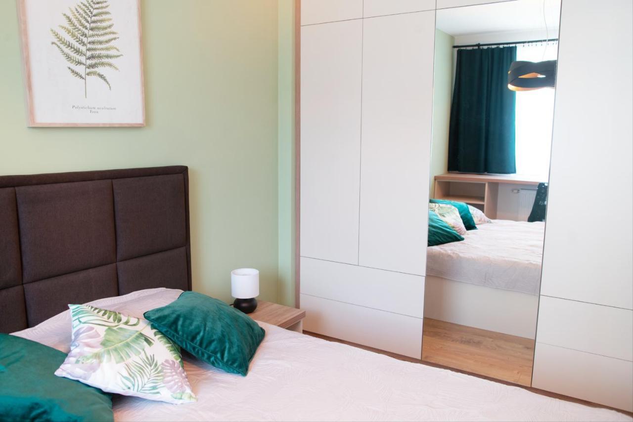 - Okrzei Apartment *